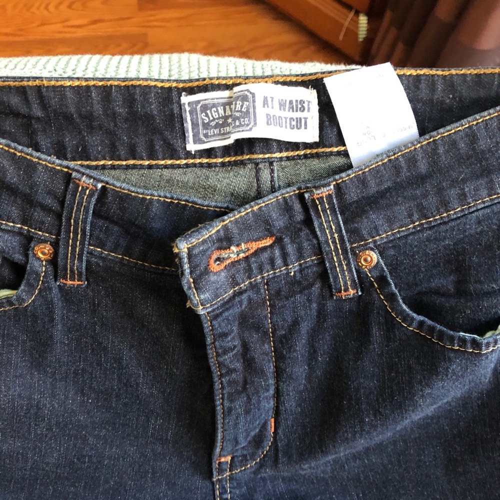 GENTLY WORN LADIES DEMIN JEANS
